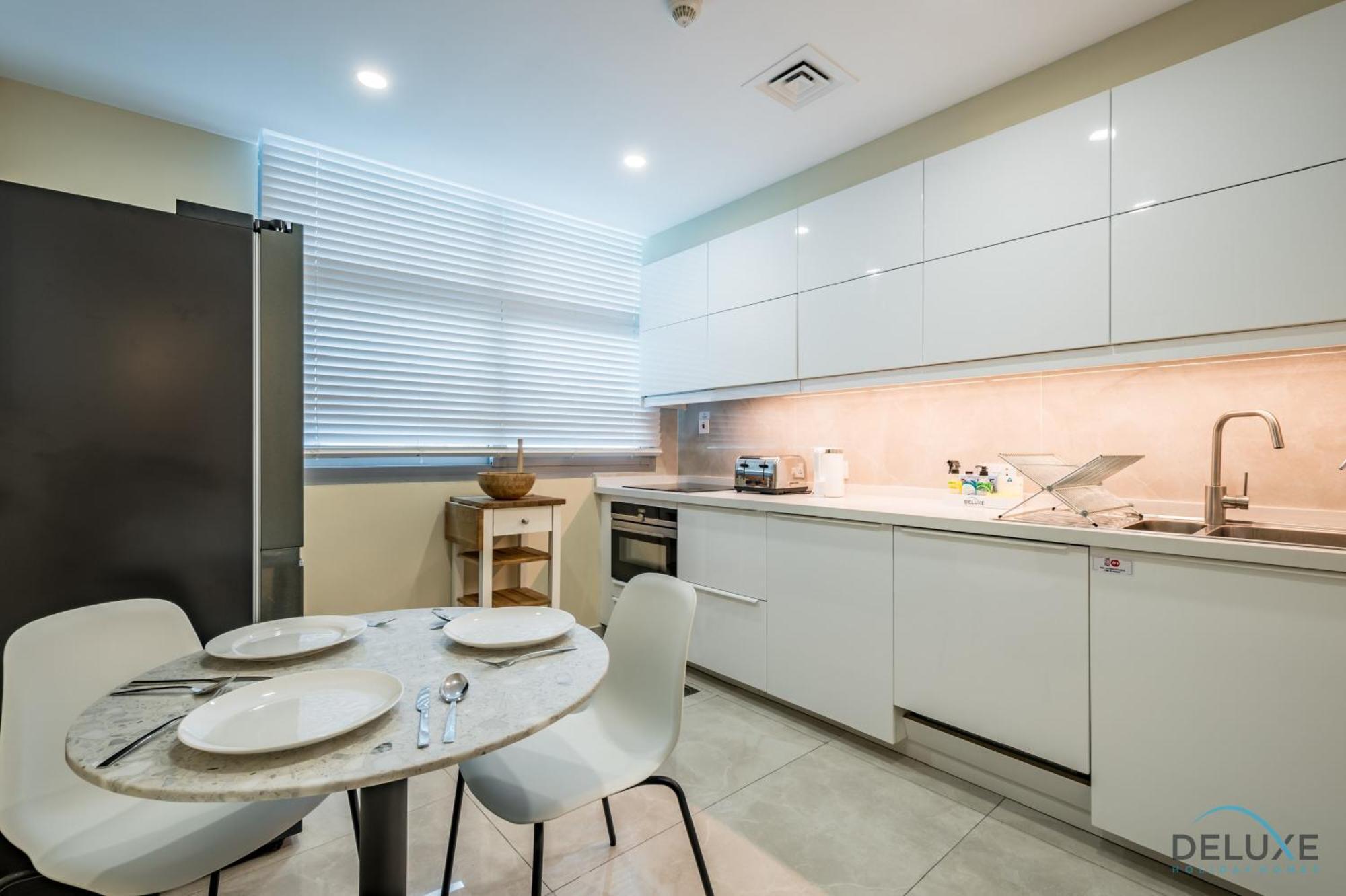 Marina View 2br At Dec Towers 2, Marina By Deluxe Apartment Dubai